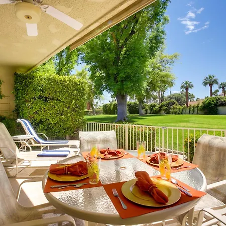 Sunny Palm Springs Haven Fenced Patio, 6 Pools! Apartment